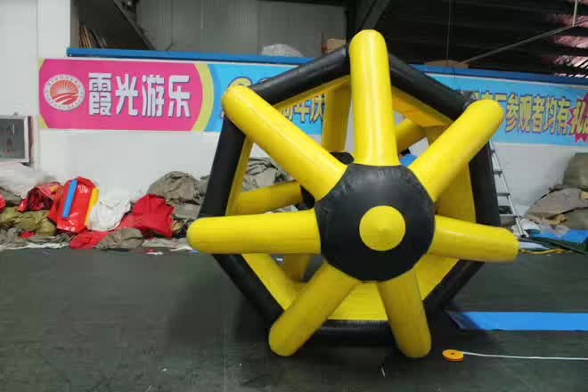 万山充气水上滚筒球