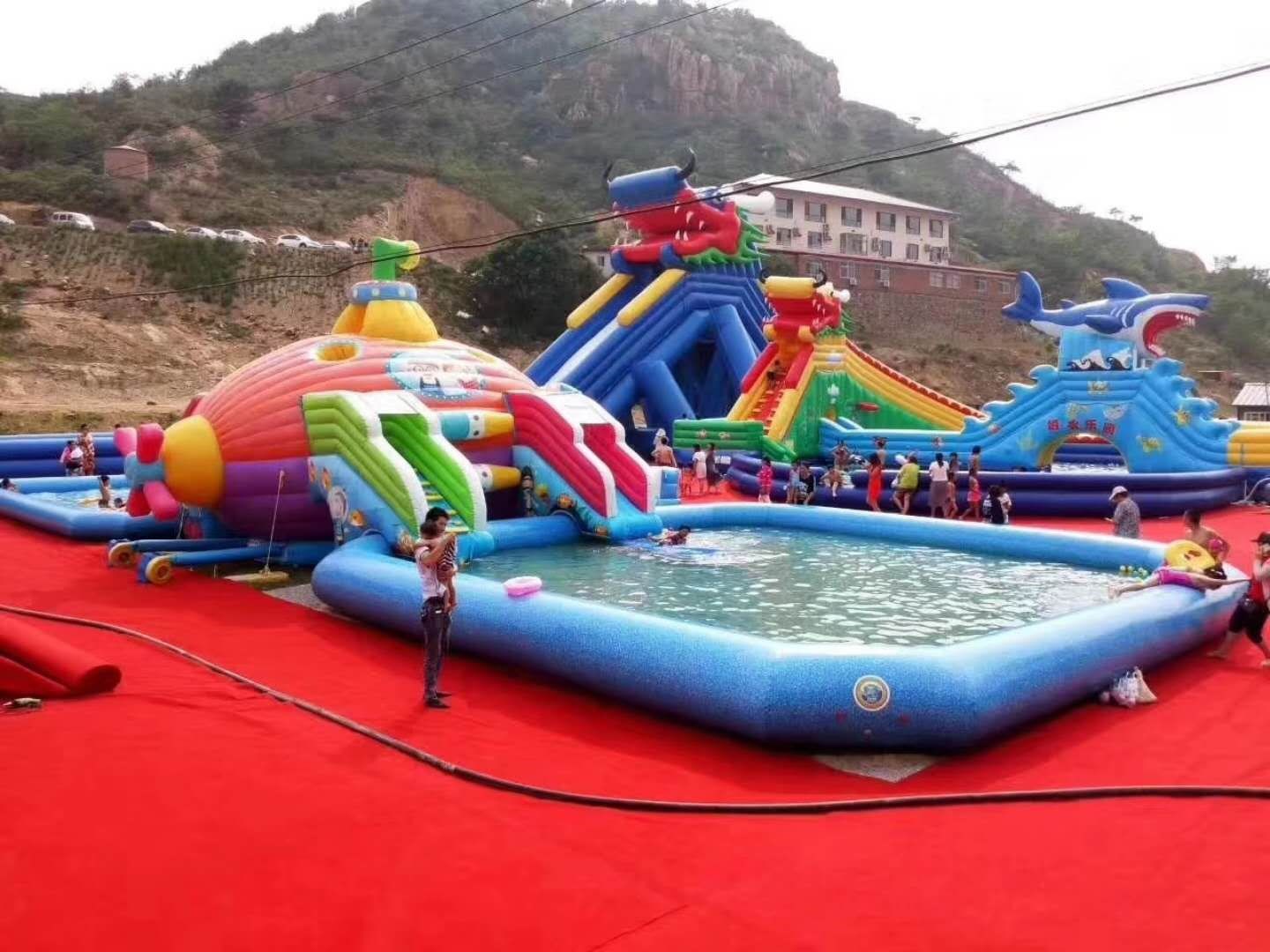 万山深海潜艇充气水上乐园